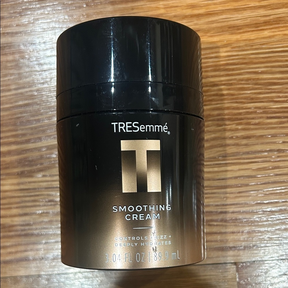 TRESemmé A-List Collection Smoothing Cream, control frizz new 3.04 new